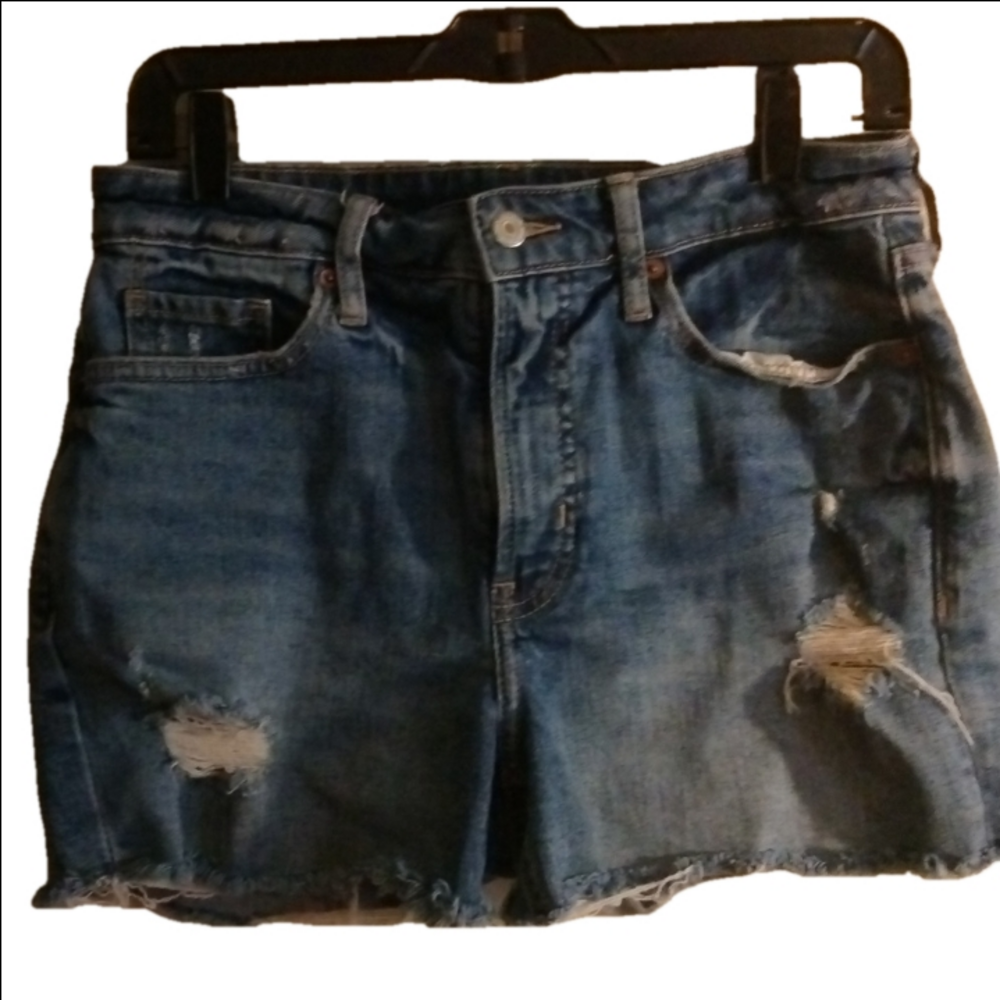 Old Navy OG short, Dahlia style, high rise. Supercute fit and style for summer.